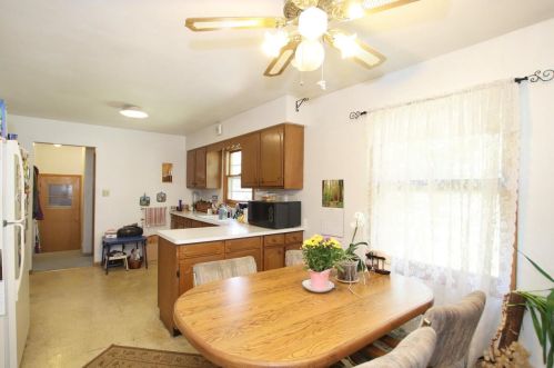 72 Sallie Ave, Fond Du Lac WI  54935-4651 exterior