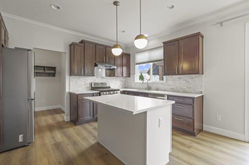 7818 Narrow Leaf Ct, Blacklick OH  43004-6047 exterior