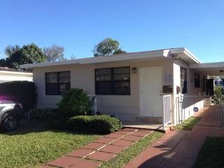 3442 25th Ter, Miami FL  33133-2024 exterior