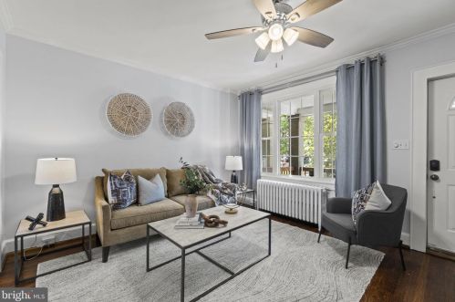 549 24th St, Washington, DC 20002-4817