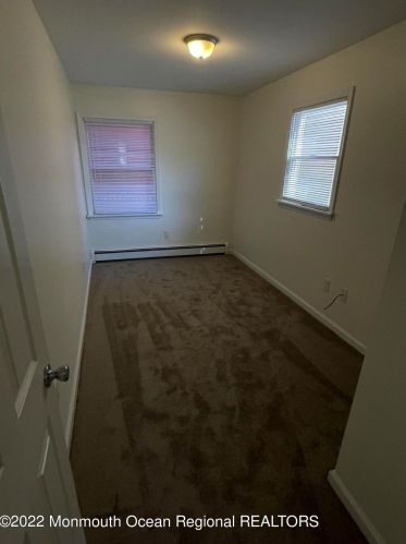 325 Blaine Ave, Pelican Island NJ  08751-2101 exterior