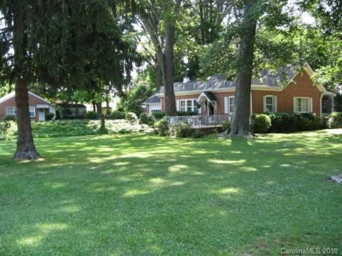 208 1st St, Lowell, NC 28098-1575