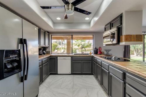 7204 Paradise Dr, Scottsdale AZ 85260-5436 exterior