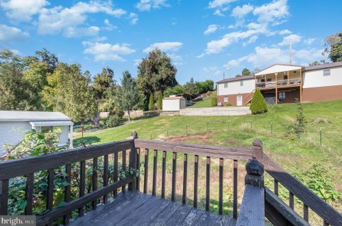 419 High St, Water Gap, PA 17018-9012