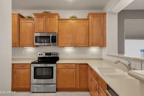 584 Twin Peaks Pkwy, San Tan Valley AZ  85143-5828 exterior