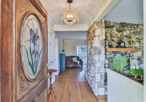 1229 Carmel Dr, Simi Valley CA 93065-4118 exterior