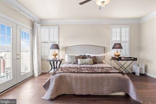 43589 Mcdowell Sq, Leesburg VA  20176-6528 exterior