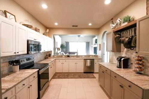 3931 Talon Crest Dr, Lakeland, FL 33812-4160