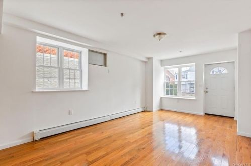 557 Logan Ave, Bronx NY  10465-2509 exterior