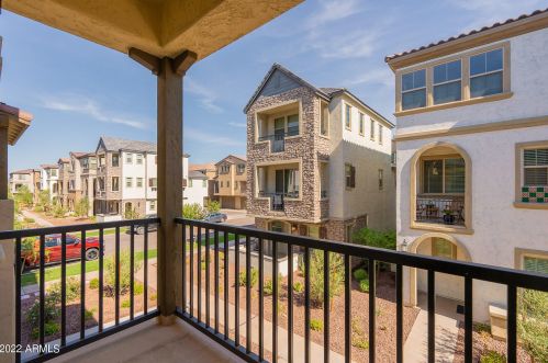 1720 Dogwood Ln, Gilbert AZ  85295-6042 exterior