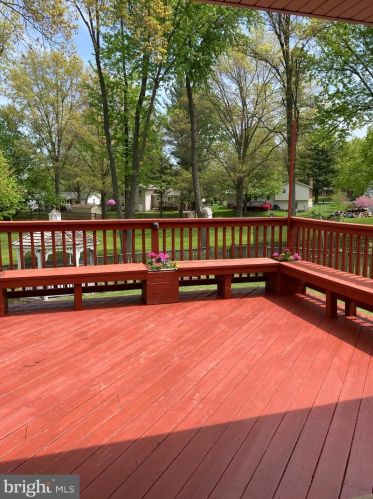 303 Orchard Cir, Hamilton VA  20158-9700 exterior