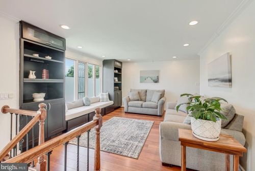 8820 Sylvania St, Lorton, VA 22079-1613
