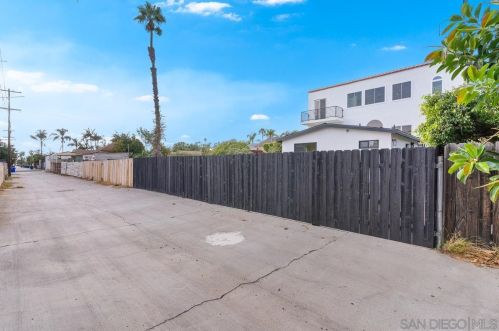 1533 Beryl St, San Diego CA  92109-2106 exterior