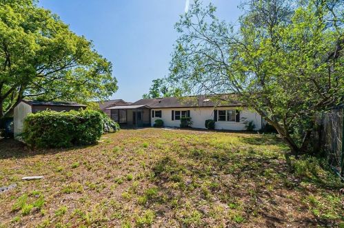 2049 El Campo Ave, Deltona FL  32725-3204 exterior