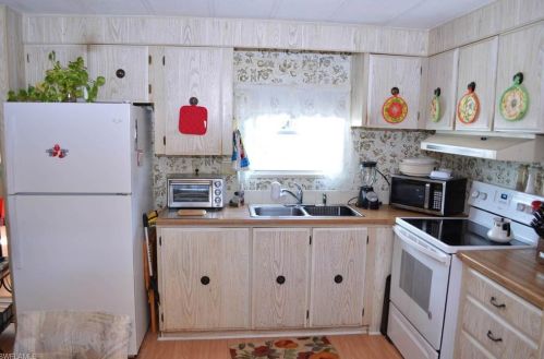 4723 Sandpiper Dr, Saint James City FL  33956-2810 exterior