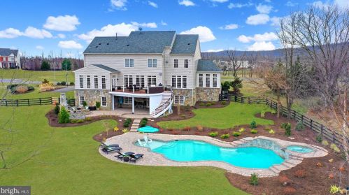 12830 Snowbird Ct, Lovettsville, VA 20180-2789