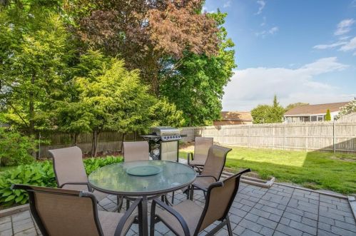 17 Salem Dr, Providence RI  02904-5235 exterior