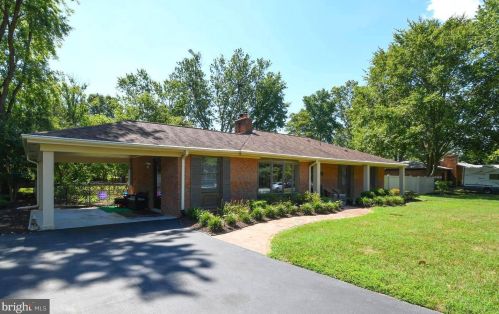 10519 Amity St, Lorton VA  22079-3516 exterior