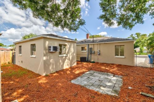 3210 11th Ave, Saint Petersburg FL  33713-5404 exterior