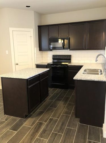 1060 Sierra Vista Ct, Midlothian TX  76065 exterior