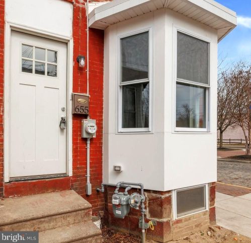 655 Line St, Camden NJ  08103-1452 exterior