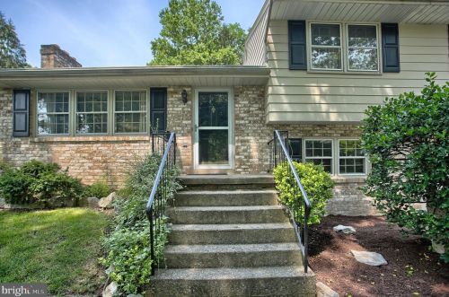 138 Yellow Breeches Dr, Camp Hill, PA 17011-8341