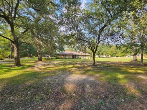 1550 Roosevelt Dr, Silsbee TX  77656-3300 exterior