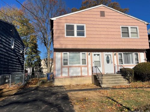 152 Earl Ave, Bridgeport, CT 06606-3901