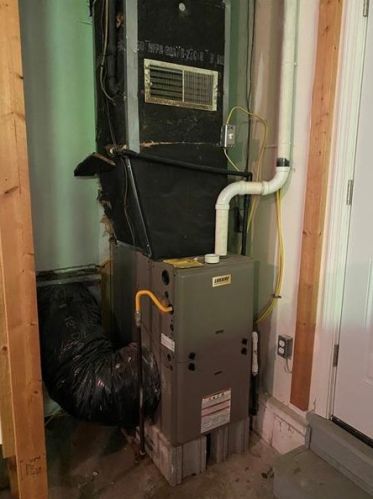 4296 Seneca Rd, Hermitage PA  16150-9631 exterior