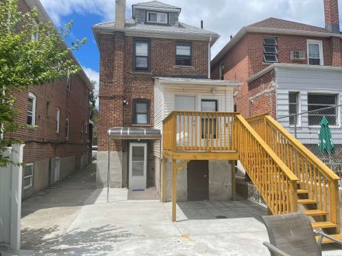1032 Rhinelander Ave, Bronx, NY 10461-1308