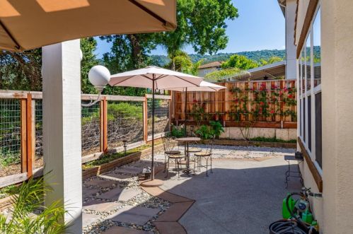 2415 Muirfield Way, Gilroy CA  95020-3065 exterior