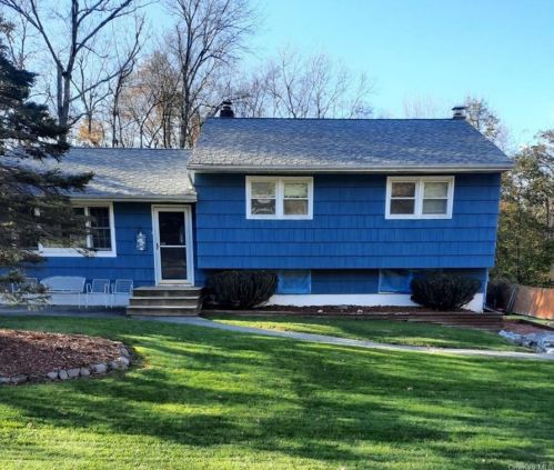 15 Tower Hill Dr, Washingtonville, NY 10992-1010