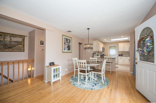 92 Udalia Ct, West Islip, NY 11795-3217