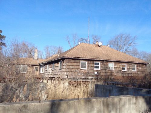 36 Deer Path Rd, Central Islip, NY 11722-3405