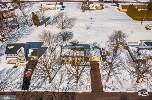 1199 Crestwood Dr, Pottstown PA 19464-2931 exterior