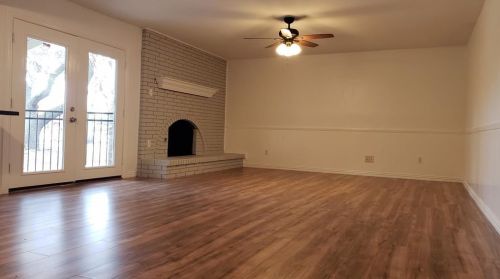 1386 Applegate Dr, Lewisville TX  75067-3302 exterior