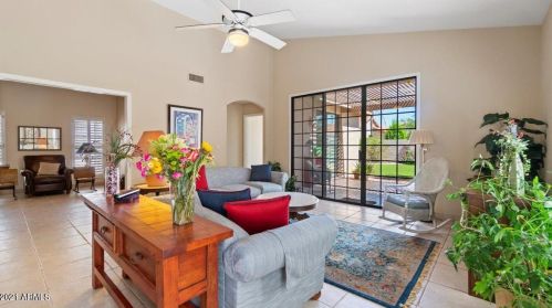 6248 Claire Dr, Scottsdale, AZ 85254-2554