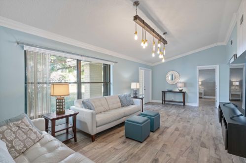 6175 Celadon Cir, West Palm Beach, FL 33418-1466