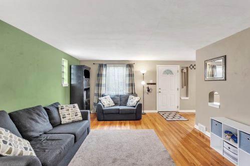 916 Stevendale Dr, Pittsburgh PA  15221-3926 exterior