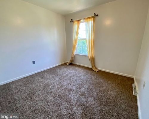 260 Northdown Dr, Dover DE 19904-9792 exterior