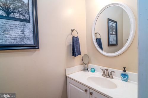 211 Shaw Ct, Fredericksburg VA  22405-2688 exterior