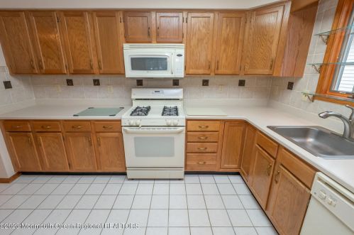 30 Baker Dr, Jackson Twp NJ  08527 exterior