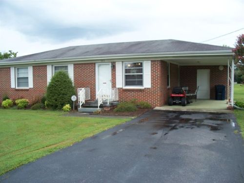 825 Fairlane Cir, Smithville, TN 37166-1003
