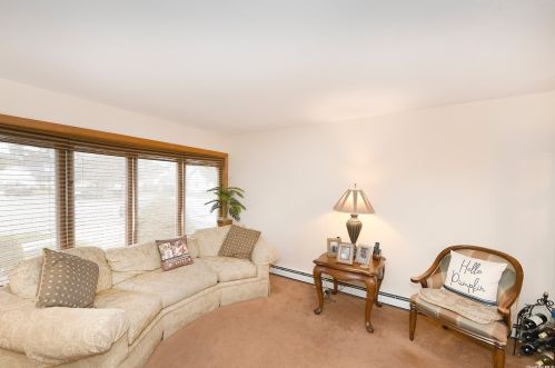 726 Francis Dr, North Wantagh, NY 11793-1039
