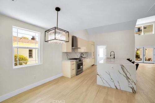 11512 La Maida St, North Hollywood CA  91601-4323 exterior