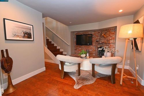 122 El Toyonal, Orinda CA  94563-2133 exterior