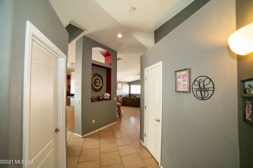 6890 Dovewood Way, Tucson, AZ 85757-6933