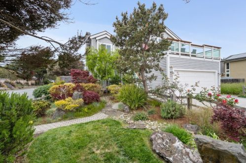 234 Miramontes Ave, Princeton By The Sea, CA 94019-1889