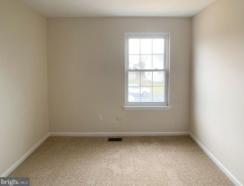 108 Robins Run, Swedesboro NJ  08085-1336 exterior