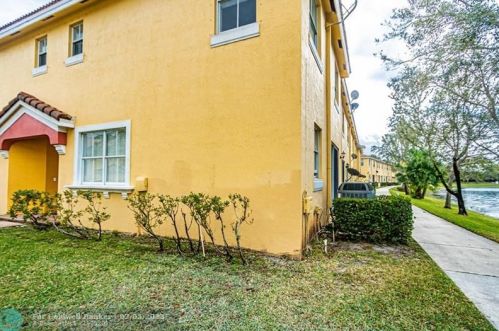 2264 Shoma Dr, West Palm Beach FL  33414-4340 exterior